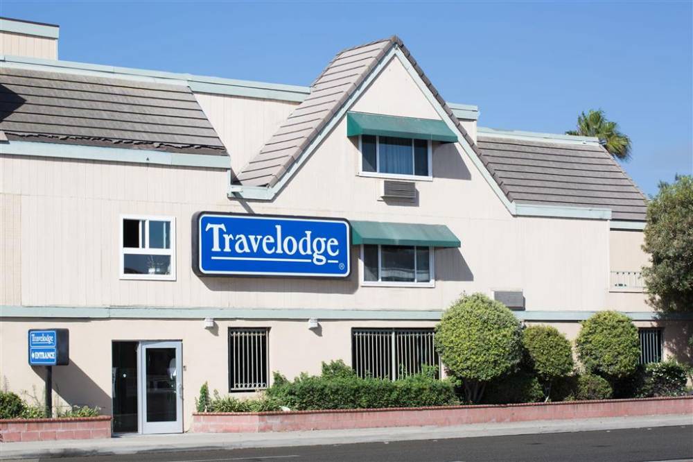 Travelodge By Wyndham Sunset-huntington Beach Ocean Front 2