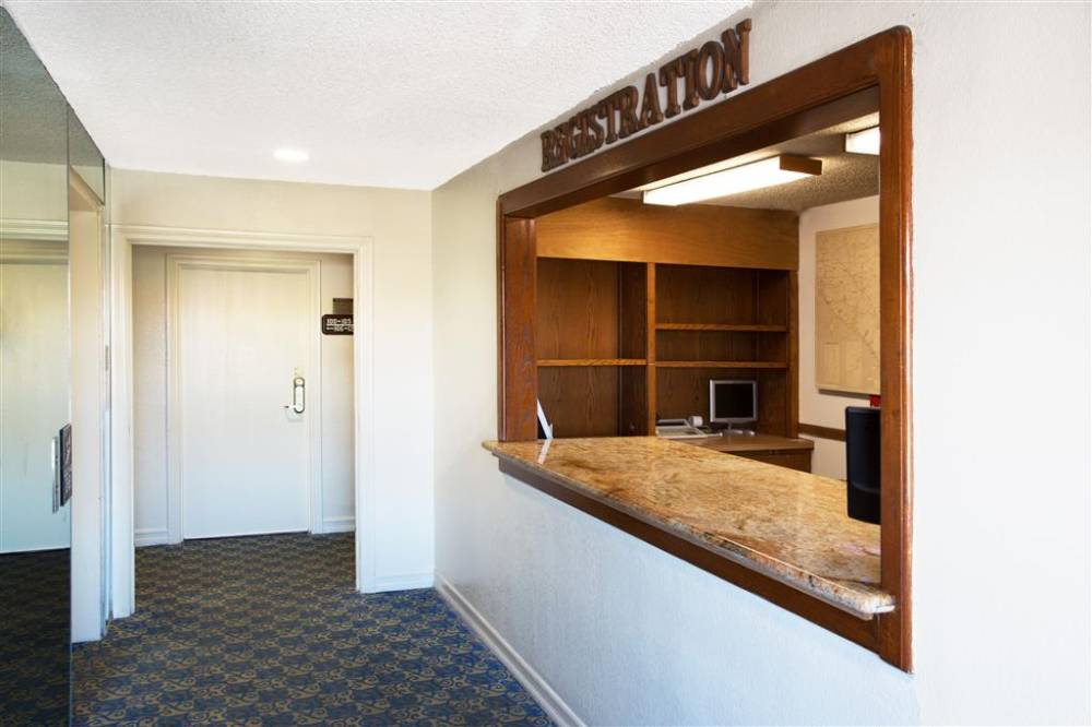 Travelodge By Wyndham Sunset-huntington Beach Ocean Front 4