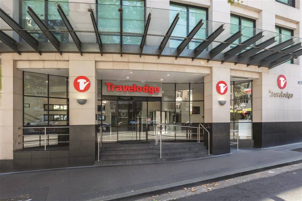 travelodge hotel sydney entrance