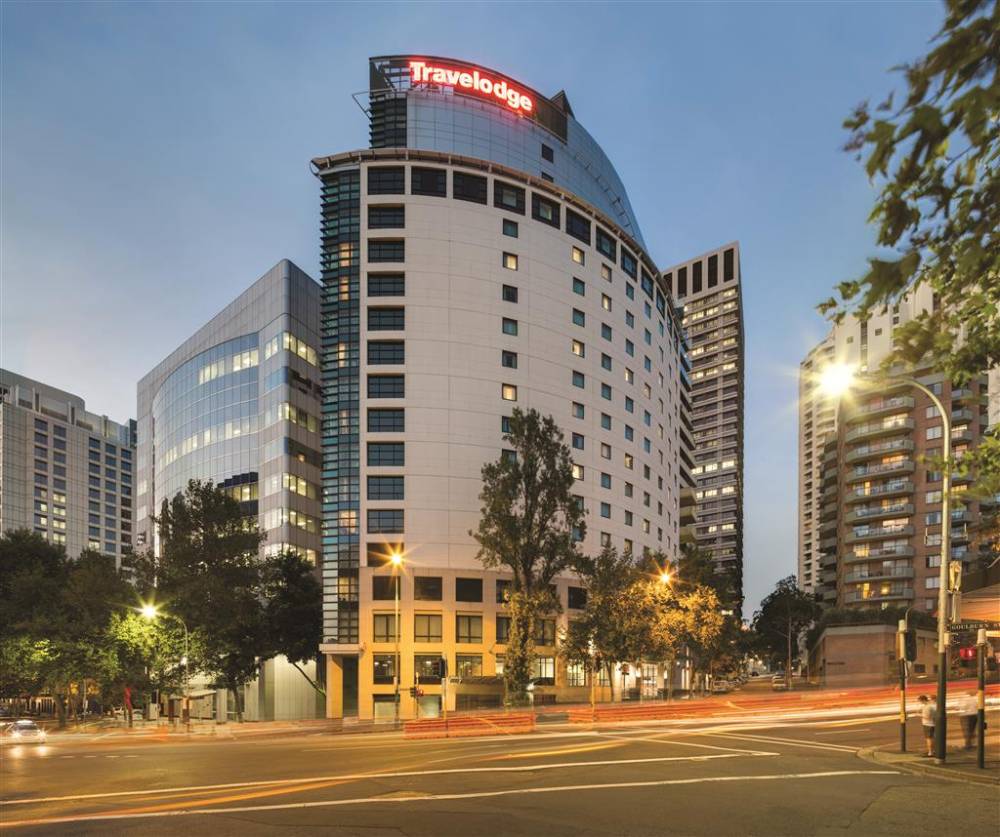 Travelodge Sydney 2