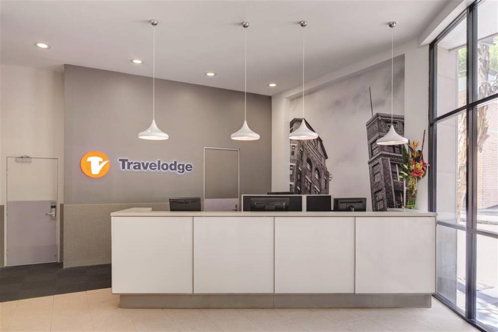 Travelodge Sydney 3